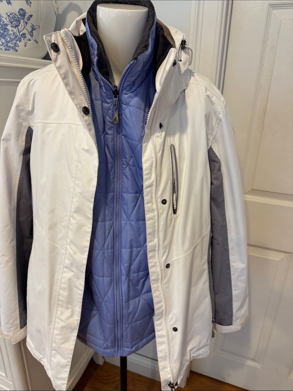 Women’s White and Light Blue Layered Winter ski Jacket with quilted jacket liner